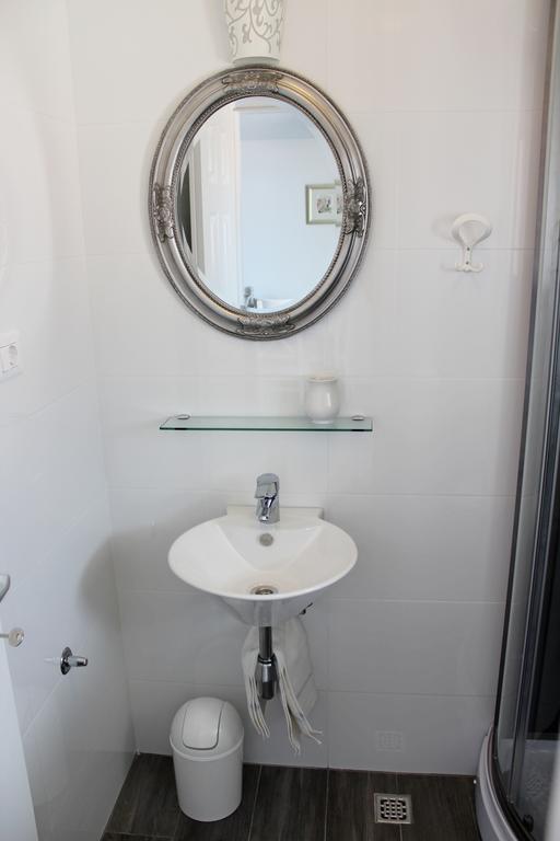Apartments Adriona With Parking Makarska Exterior foto